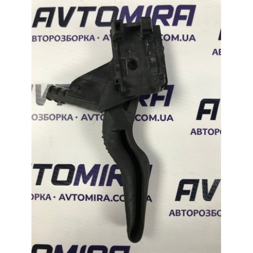 Ручка відкривання капота Opel Astra H 2004-20010 218186591